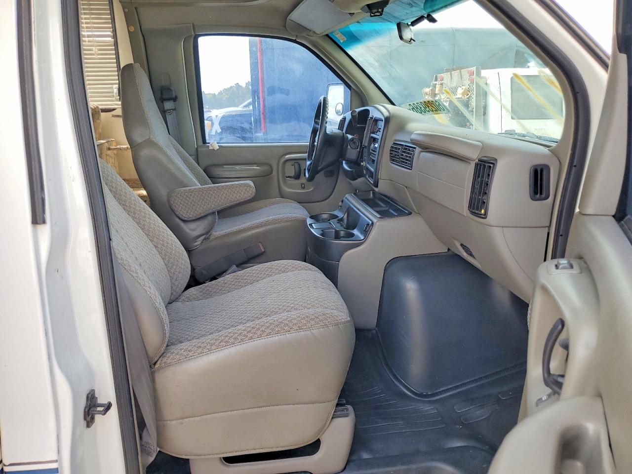 2001 CHEVROLET EXPRESS