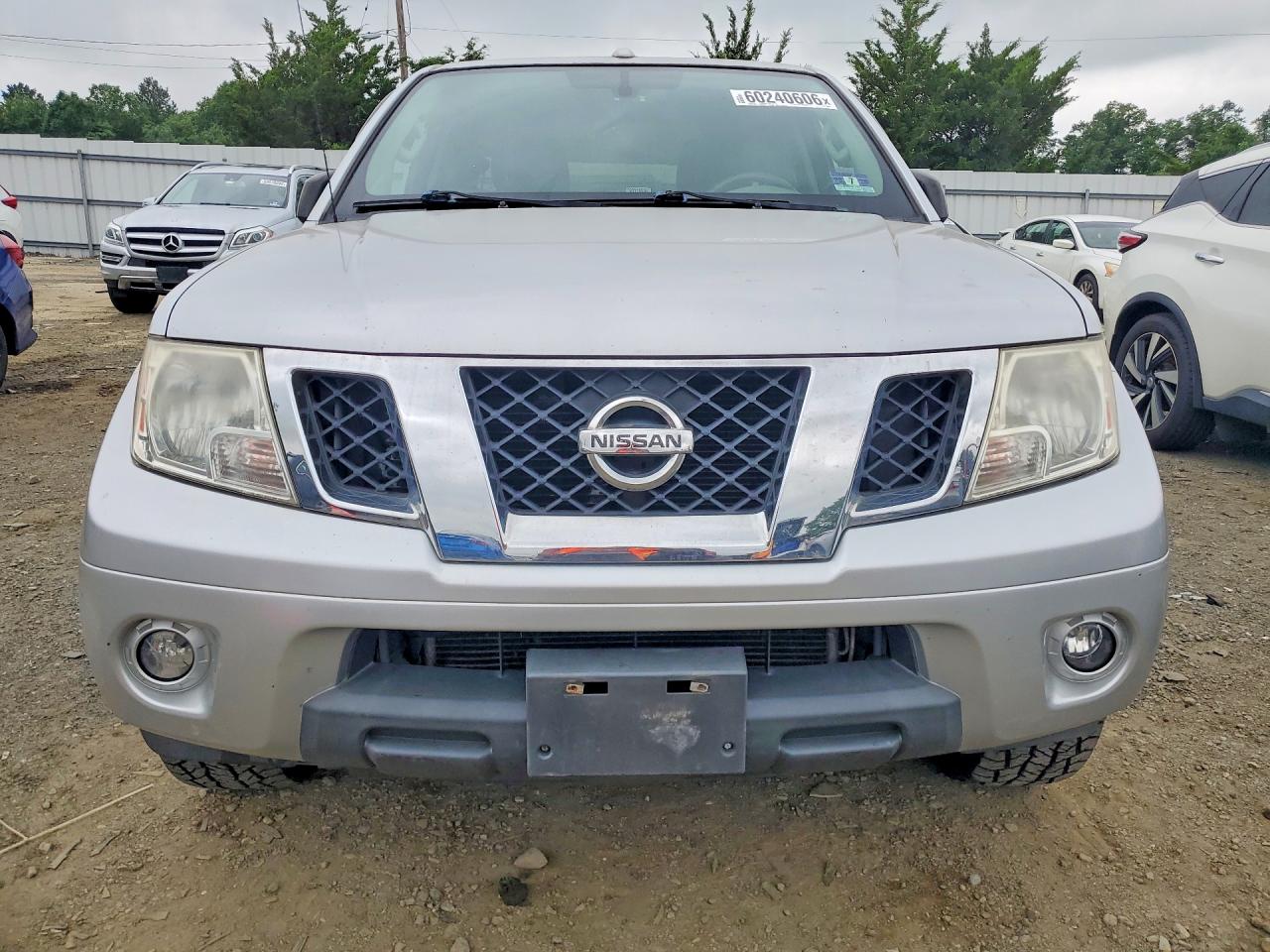 2013 NISSAN FRONTIER