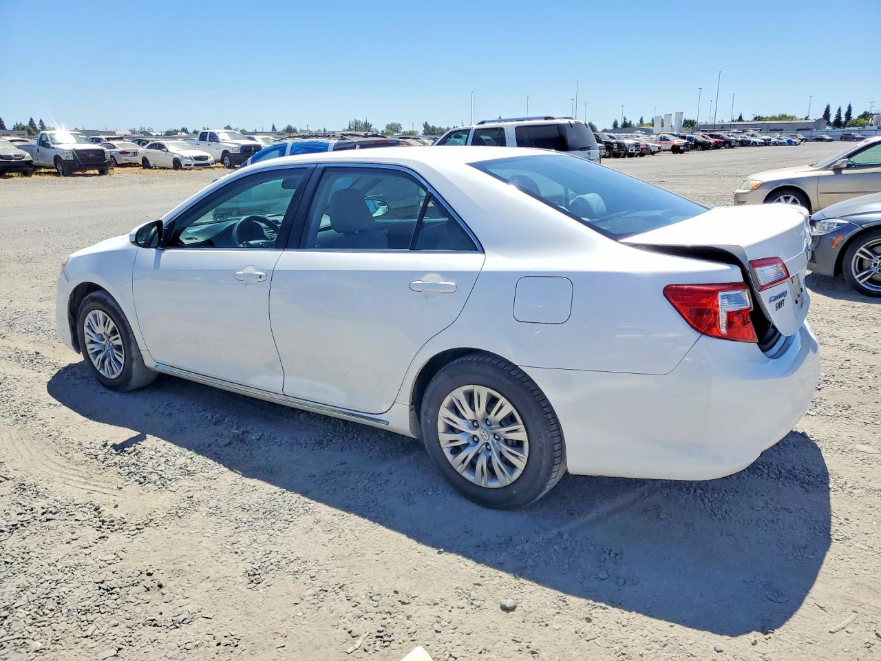 2014 TOYOTA CAMRY