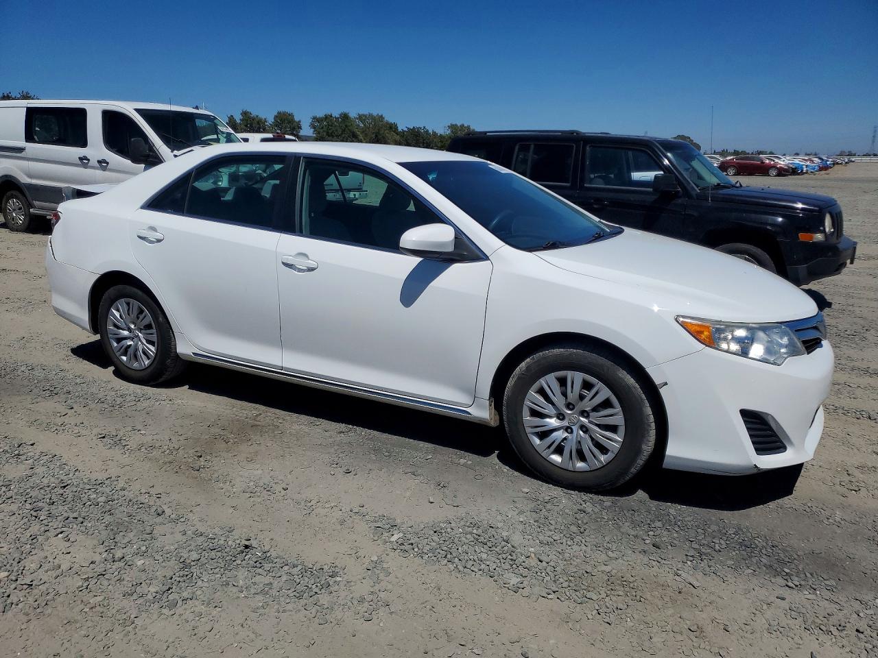 2014 TOYOTA CAMRY
