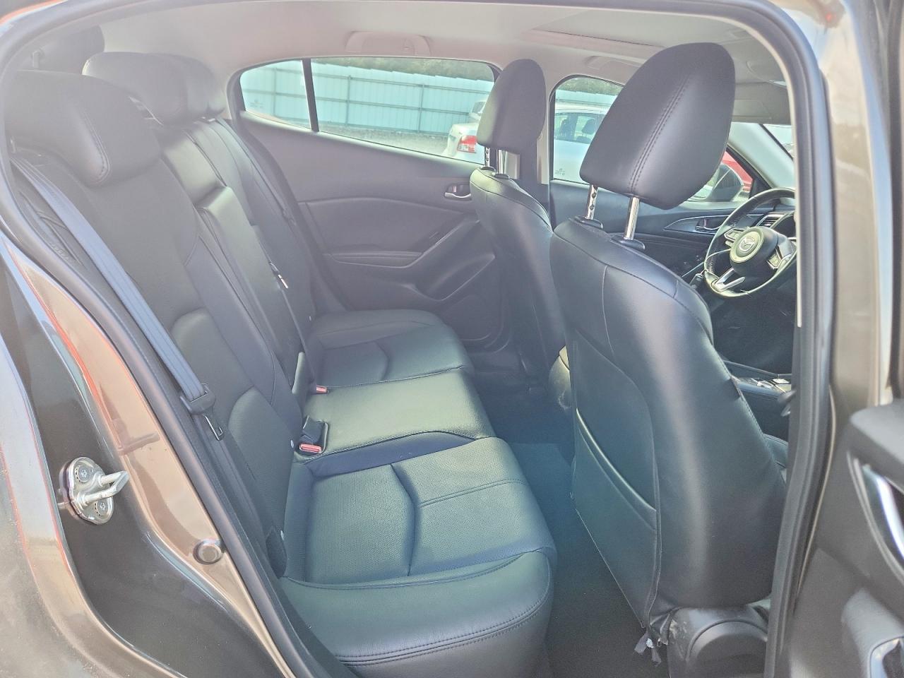 2017 MAZDA 3