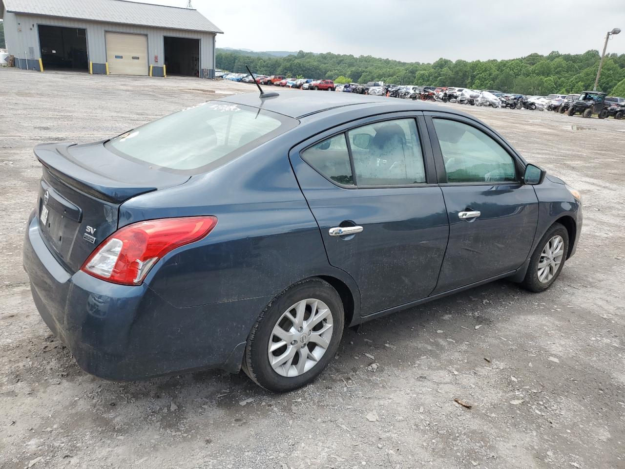 2017 NISSAN VERSA