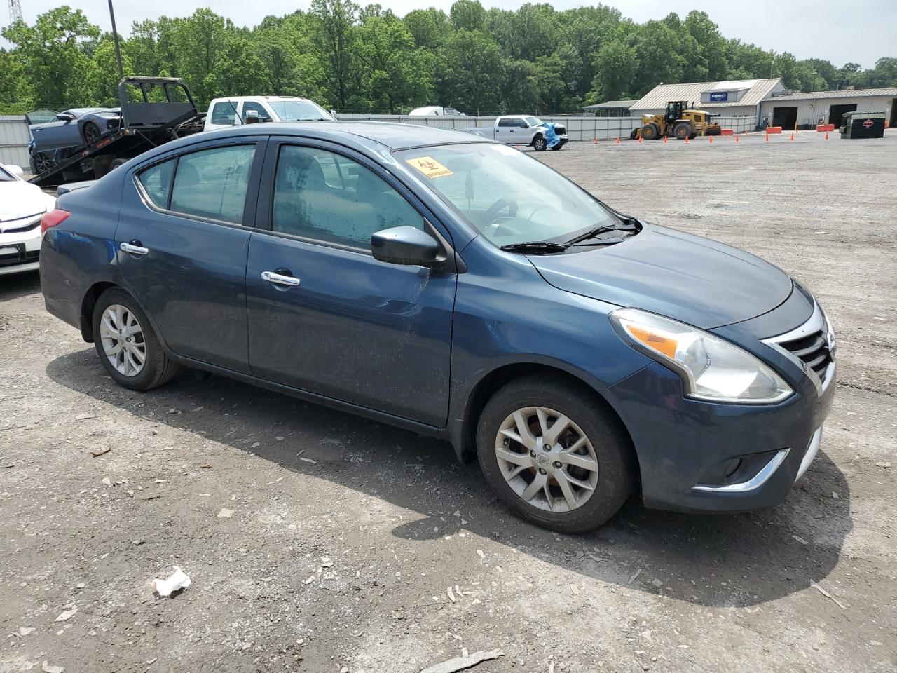 2017 NISSAN VERSA