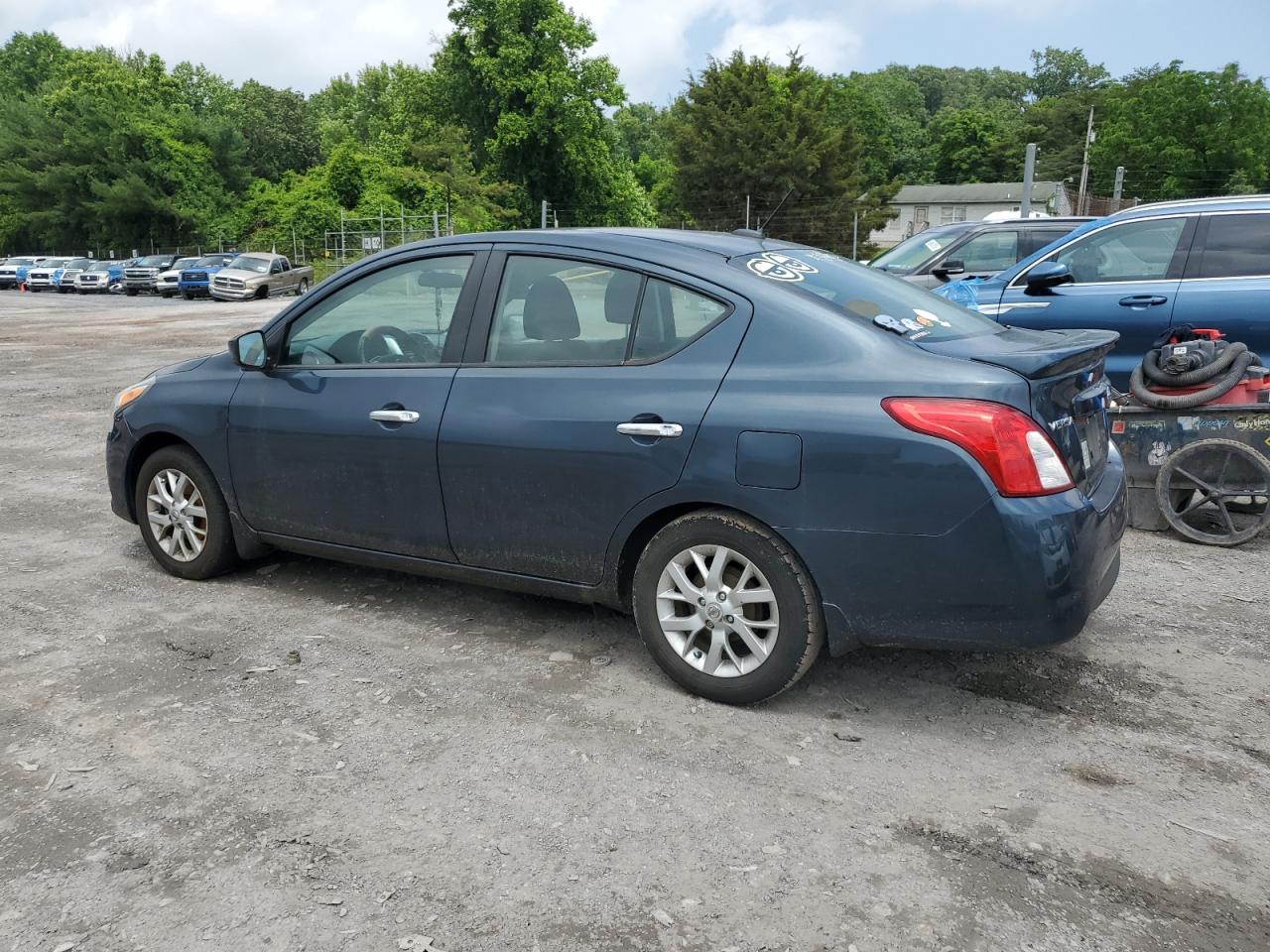 2017 NISSAN VERSA