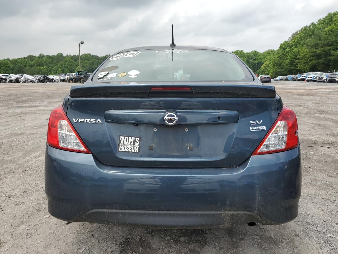 2017 NISSAN VERSA