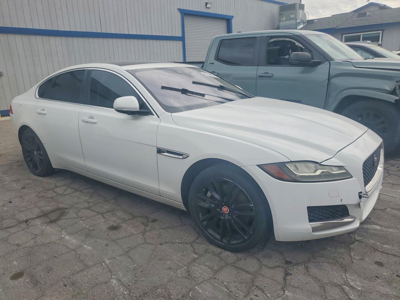 2016 JAGUAR XF