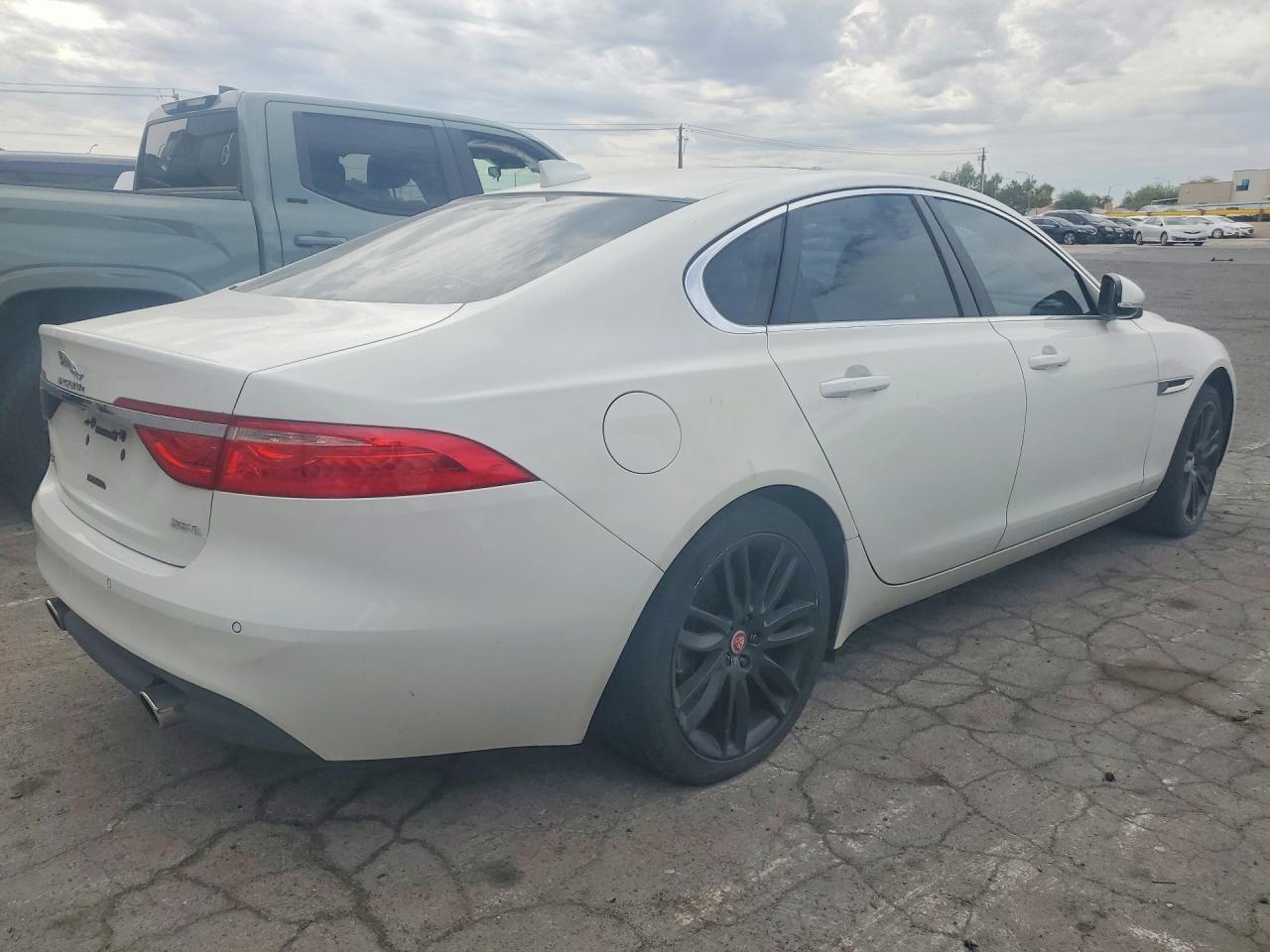2016 JAGUAR XF