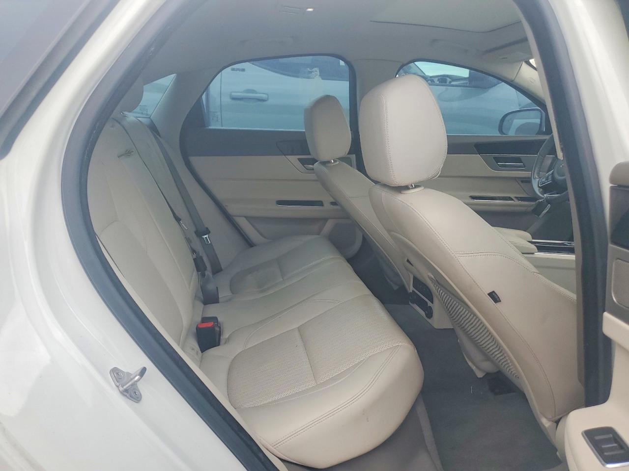 2016 JAGUAR XF