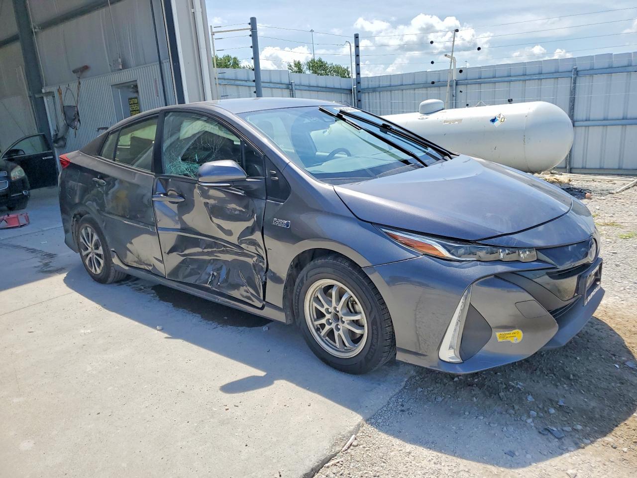 2022 TOYOTA PRIUS