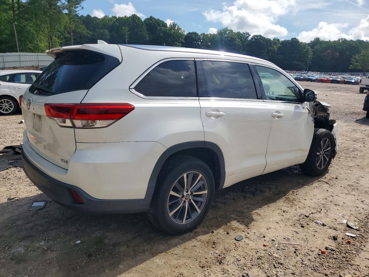 2017 TOYOTA HIGHLANDER