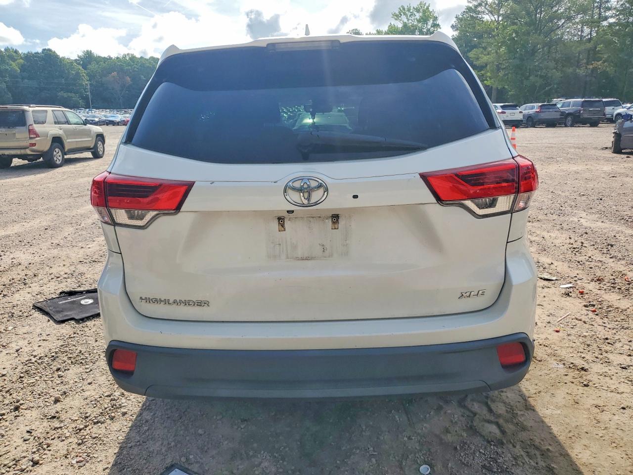 2017 TOYOTA HIGHLANDER