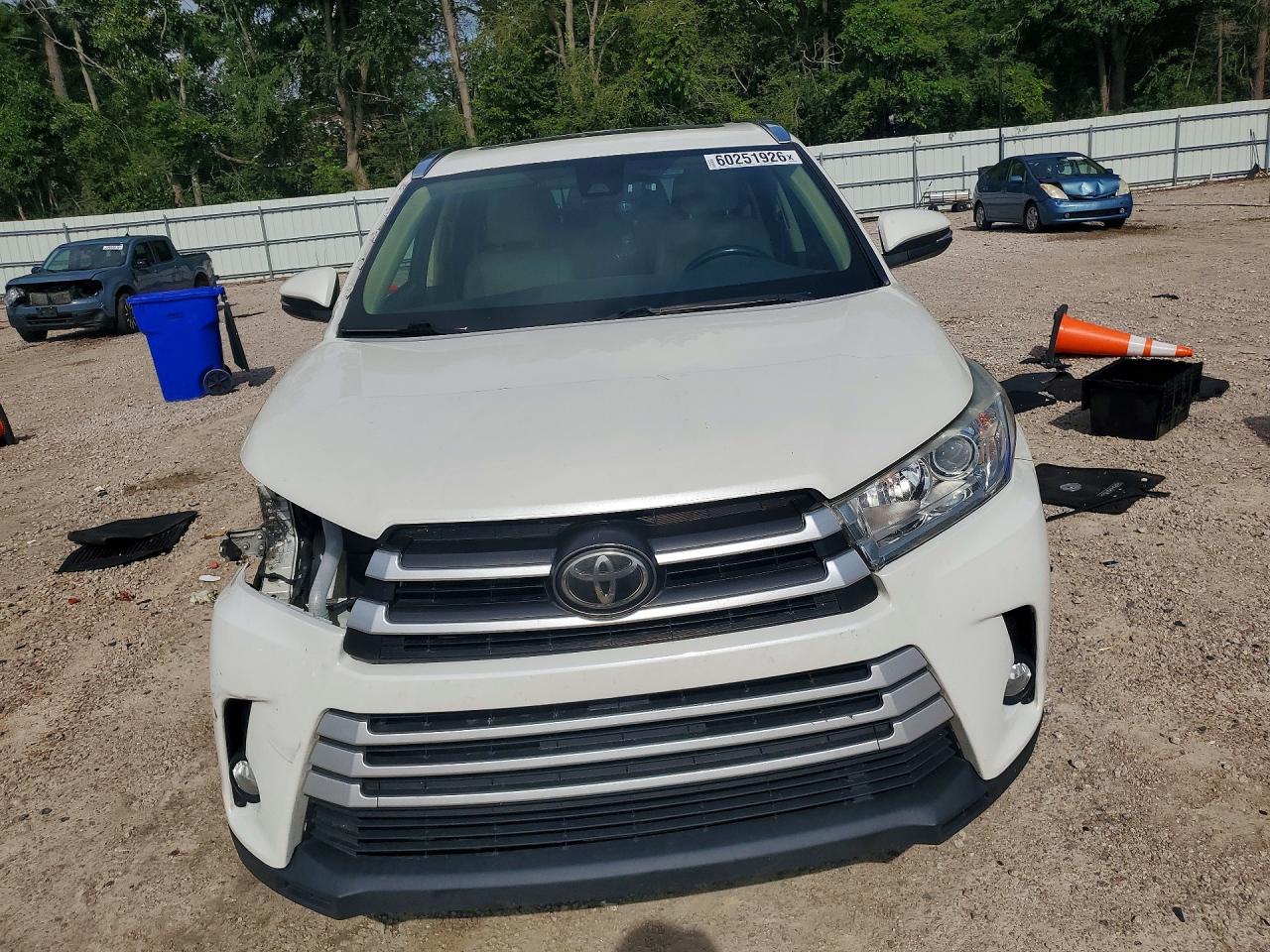 2017 TOYOTA HIGHLANDER