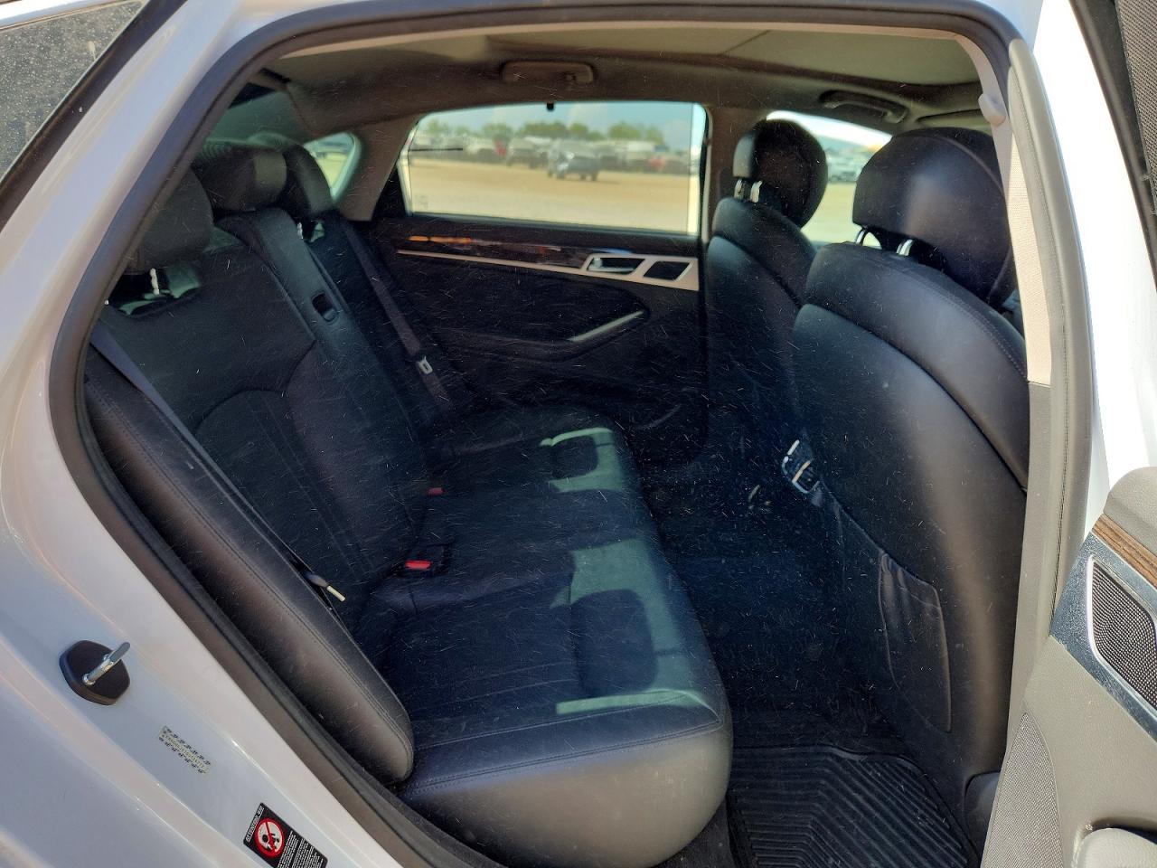 2016 HYUNDAI GENESIS
