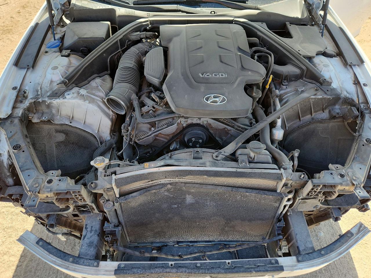 2016 HYUNDAI GENESIS