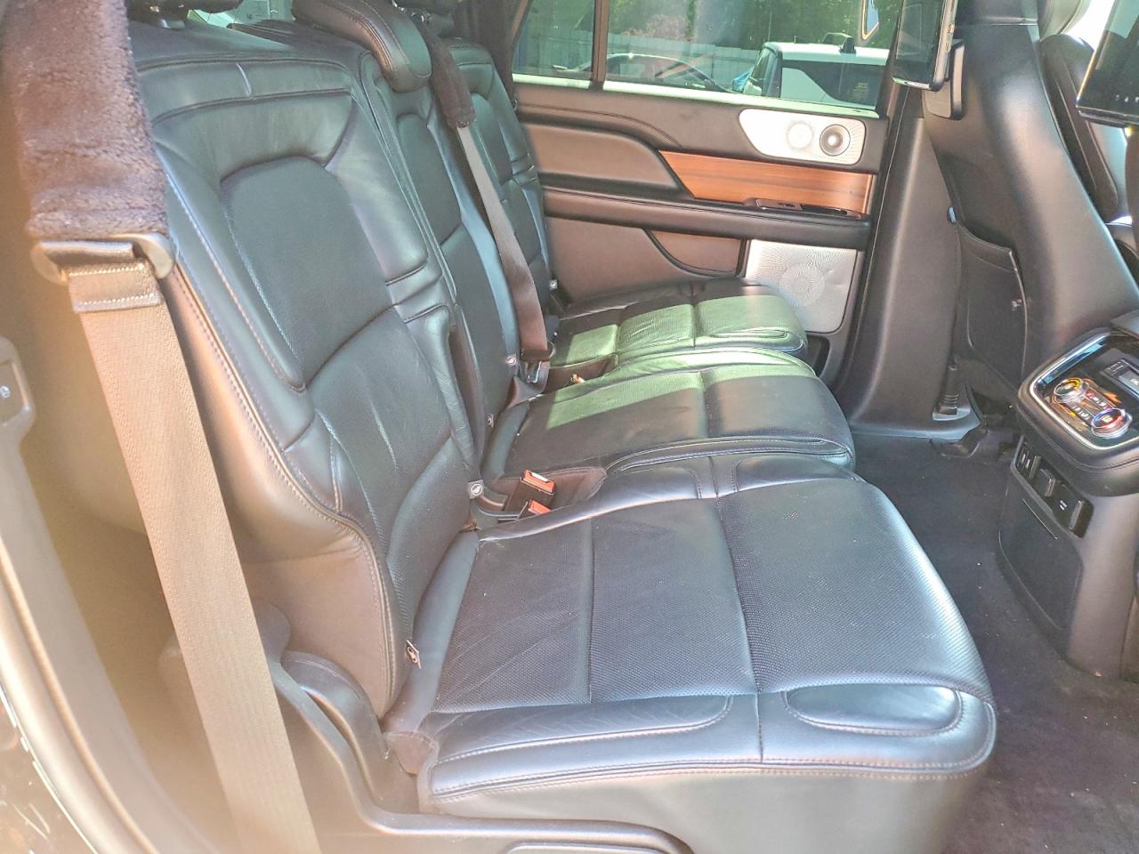 2019 LINCOLN NAVIGATOR