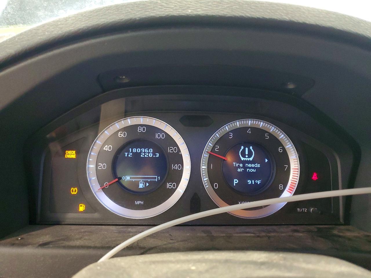 2011 VOLVO XC70