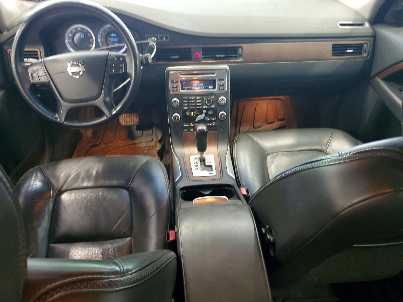 2011 VOLVO XC70