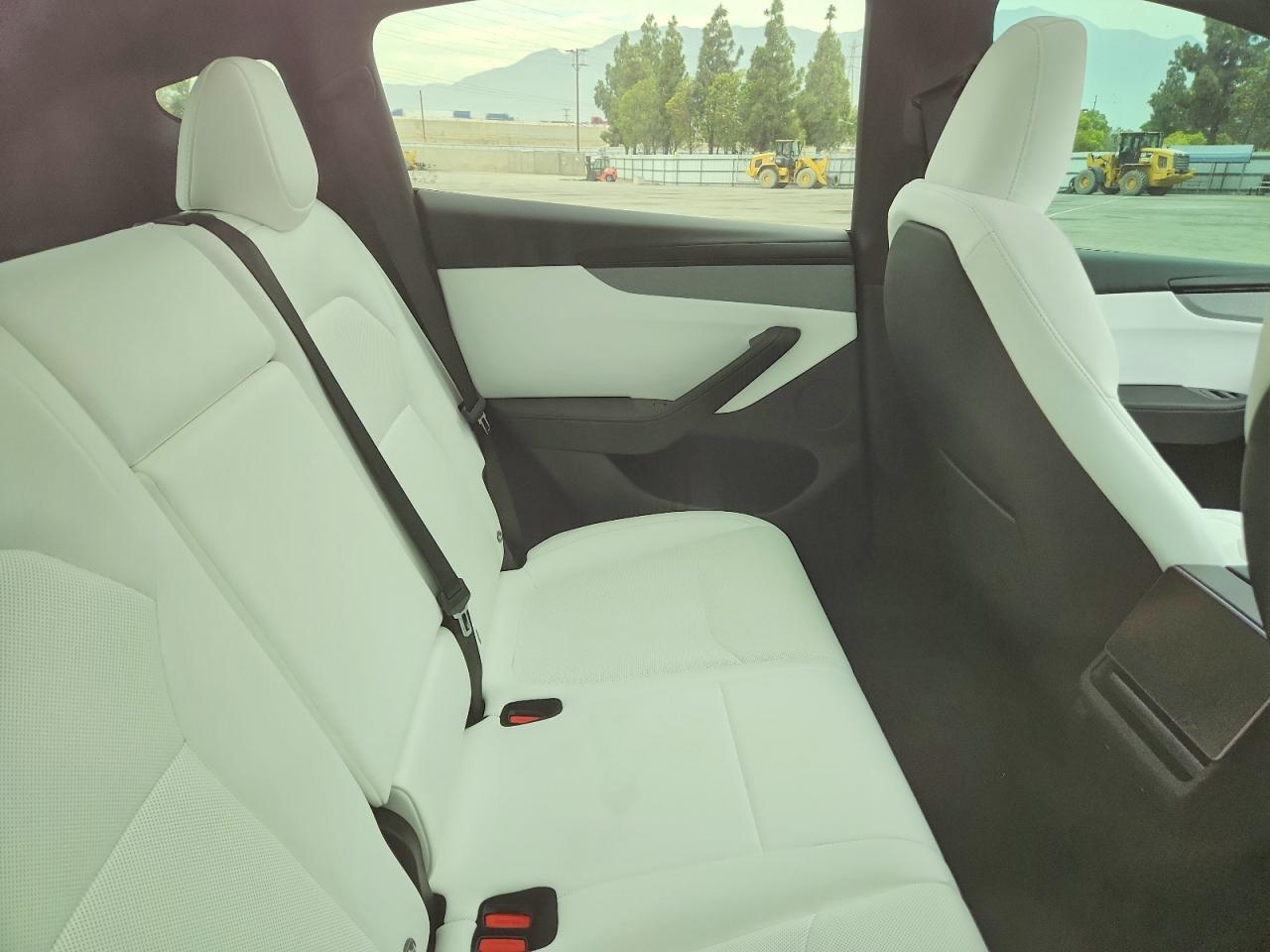 2026 TESLA MODEL Y