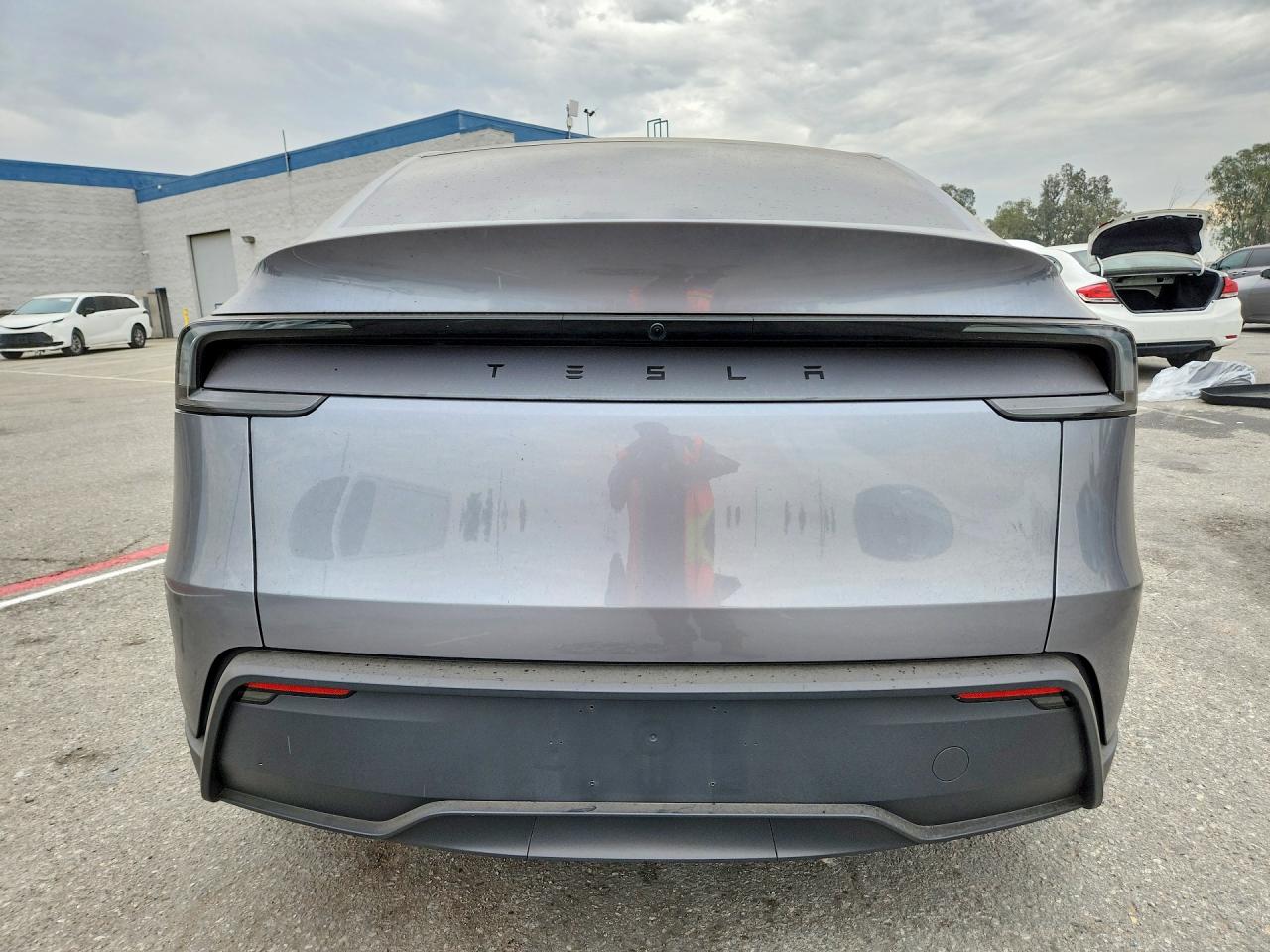 2026 TESLA MODEL Y