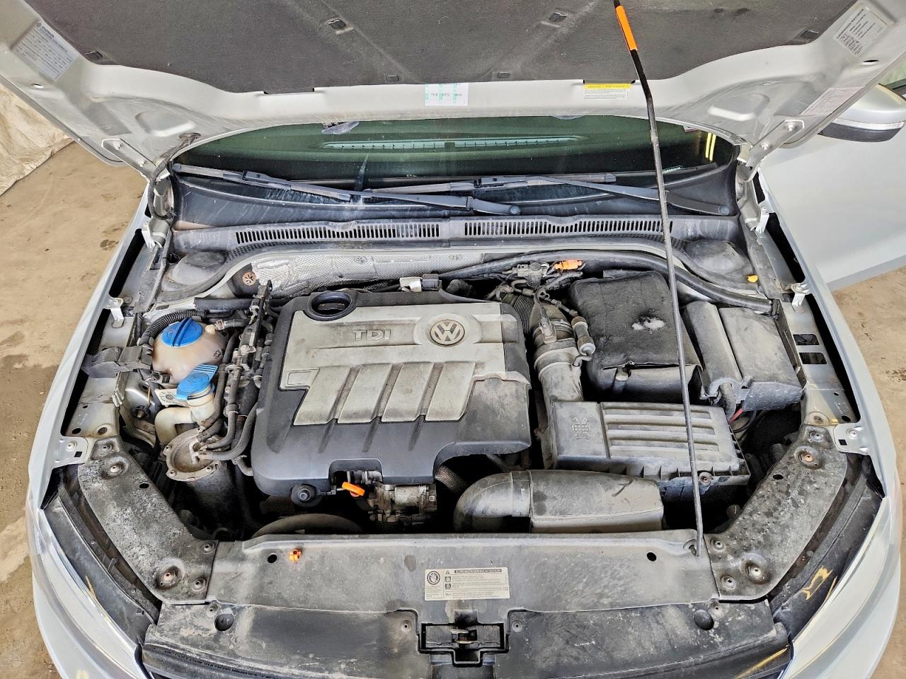 2012 VOLKSWAGEN JETTA