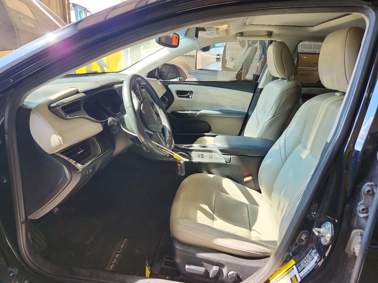 2015 TOYOTA AVALON