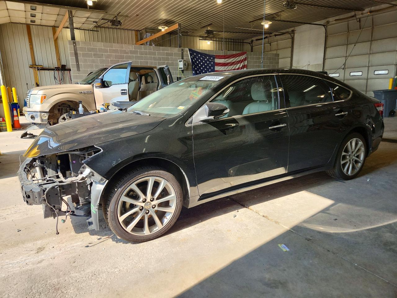 2015 TOYOTA AVALON