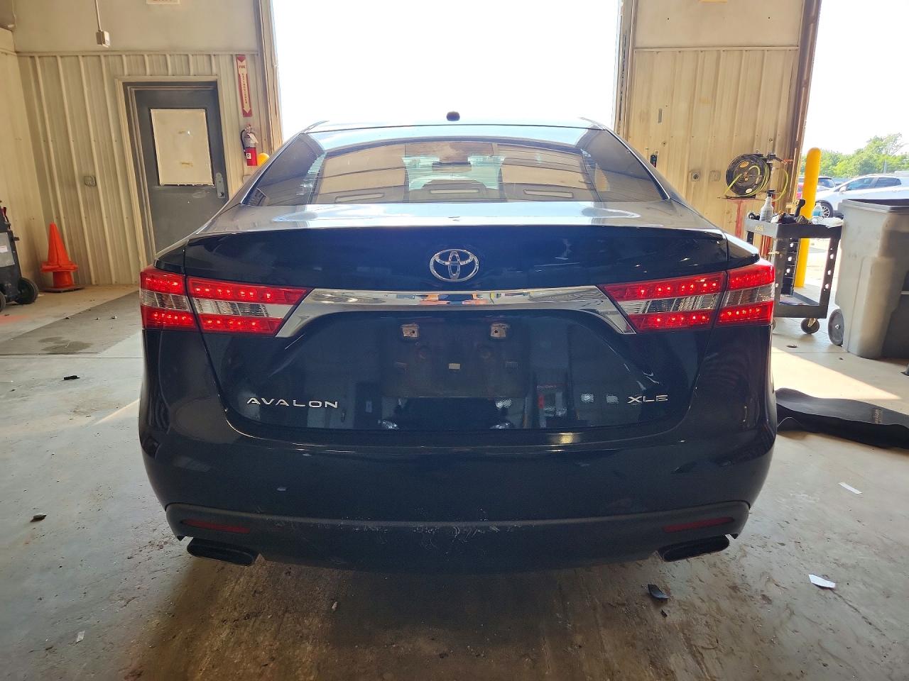 2015 TOYOTA AVALON