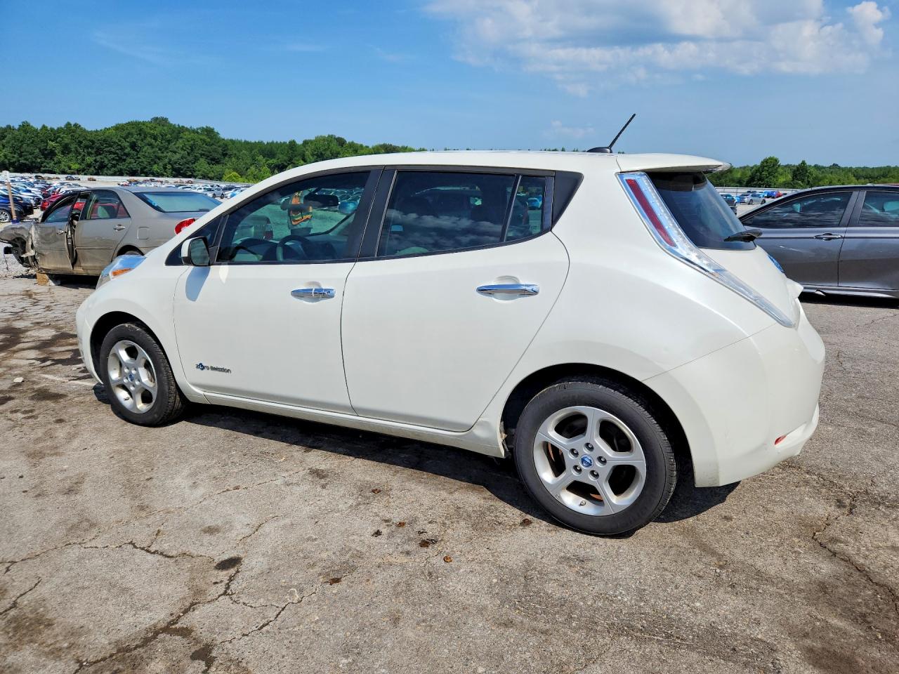2013 NISSAN LEAF