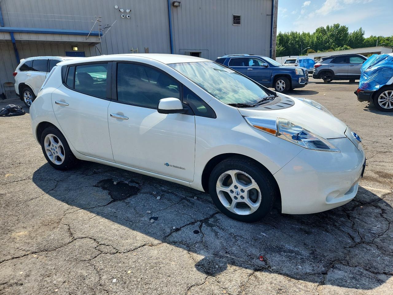 2013 NISSAN LEAF