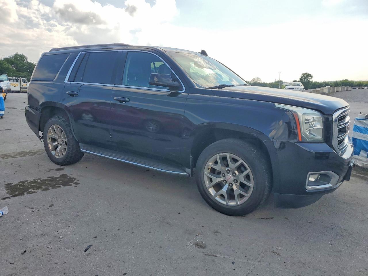 2016 GMC YUKON