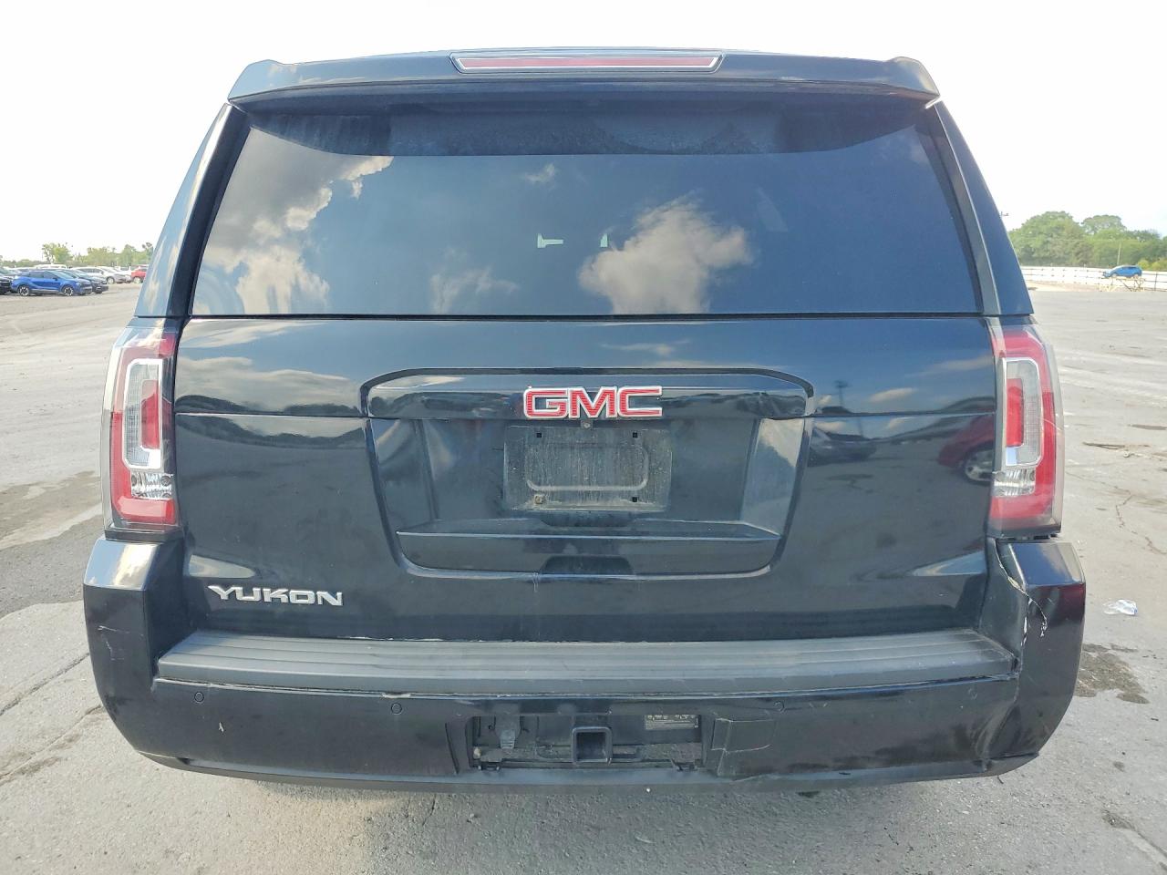 2016 GMC YUKON