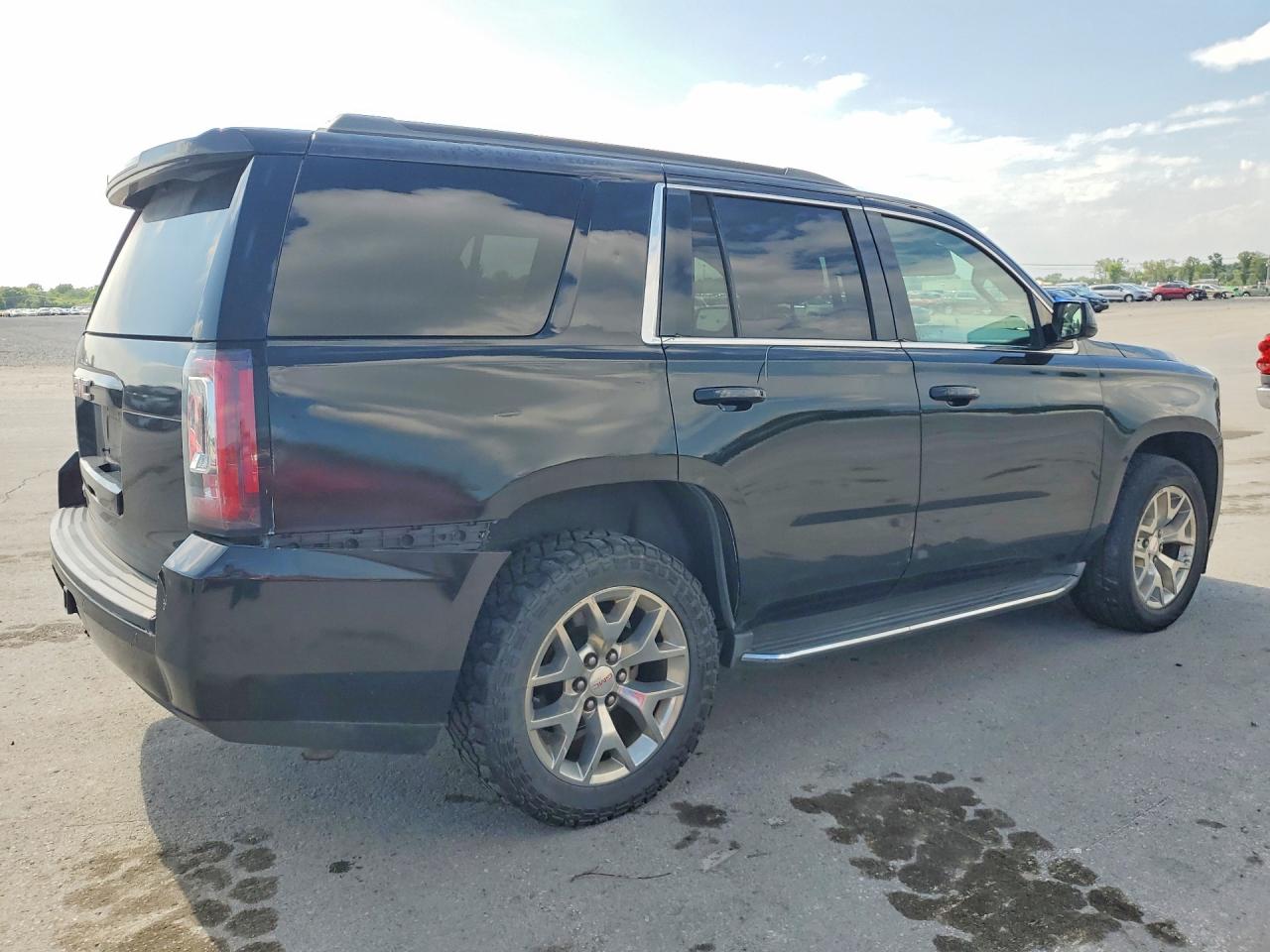 2016 GMC YUKON