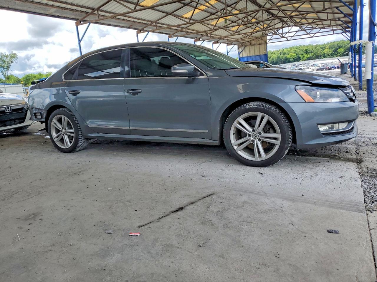 2014 VOLKSWAGEN PASSAT