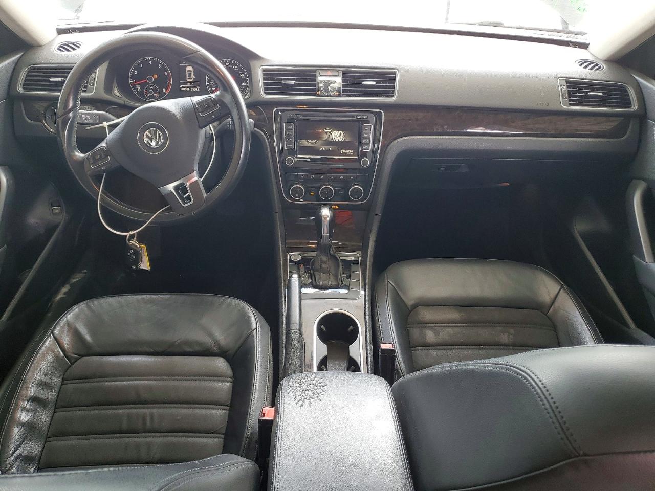 2014 VOLKSWAGEN PASSAT
