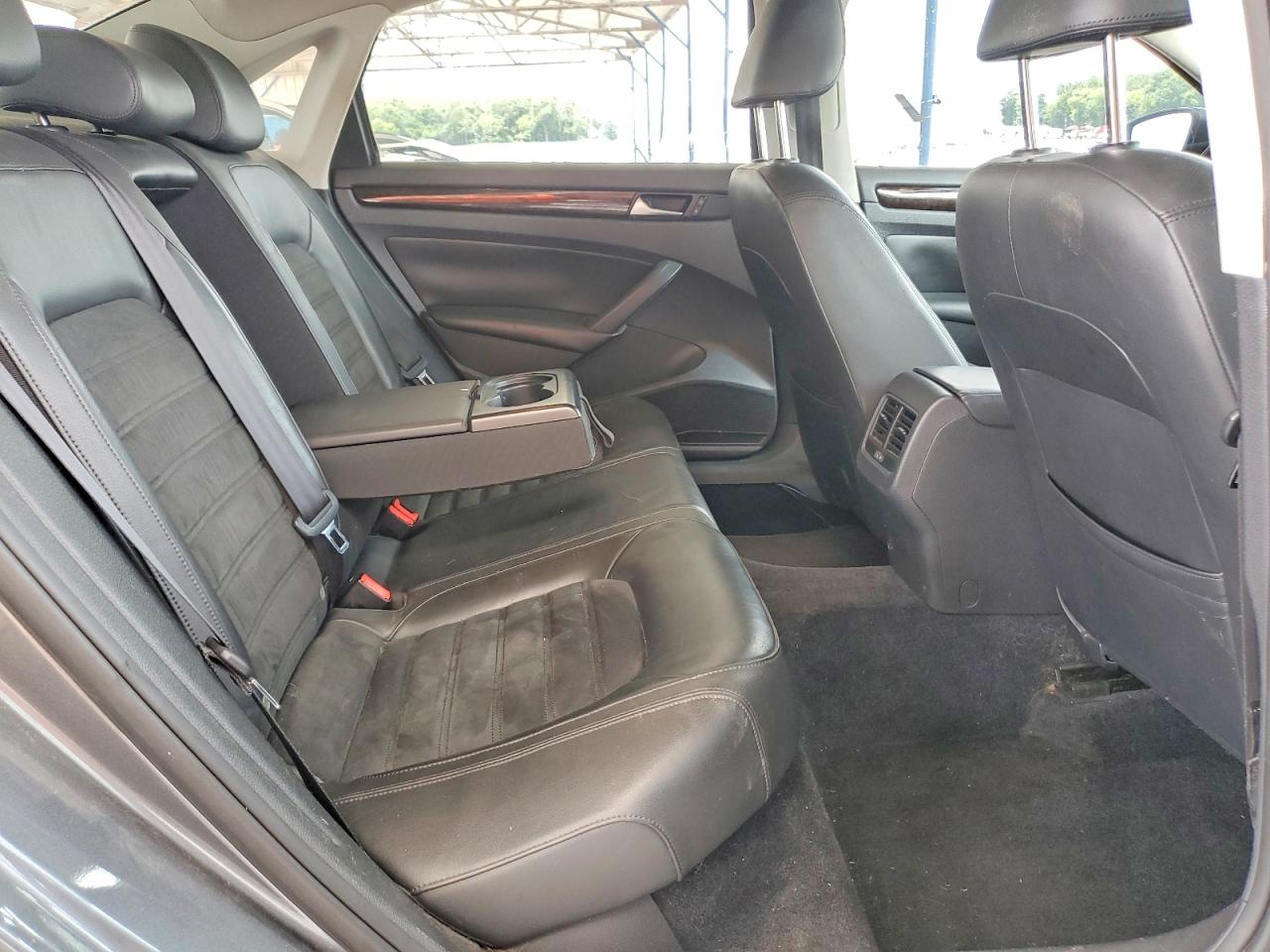 2014 VOLKSWAGEN PASSAT