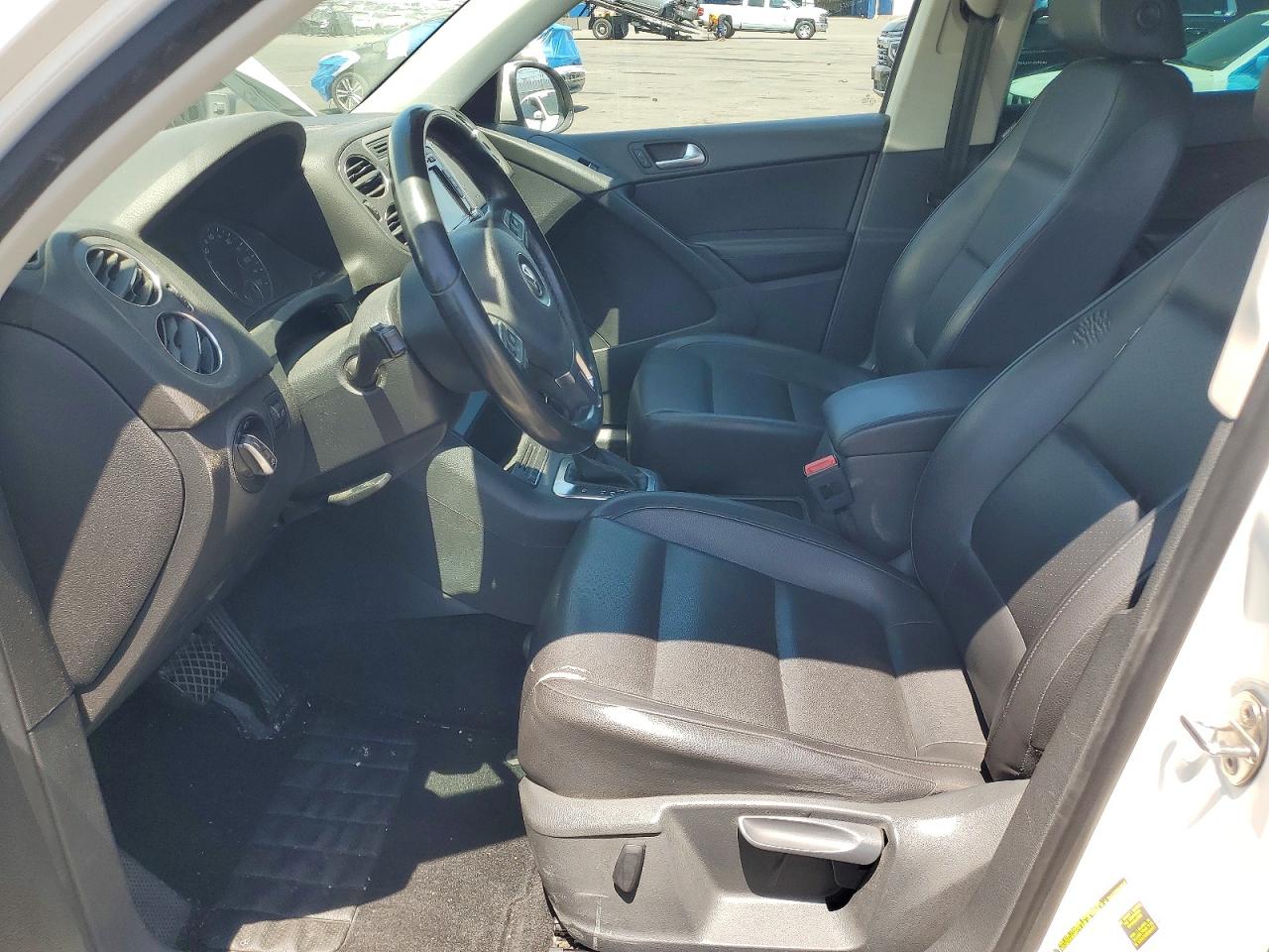 2012 VOLKSWAGEN TIGUAN