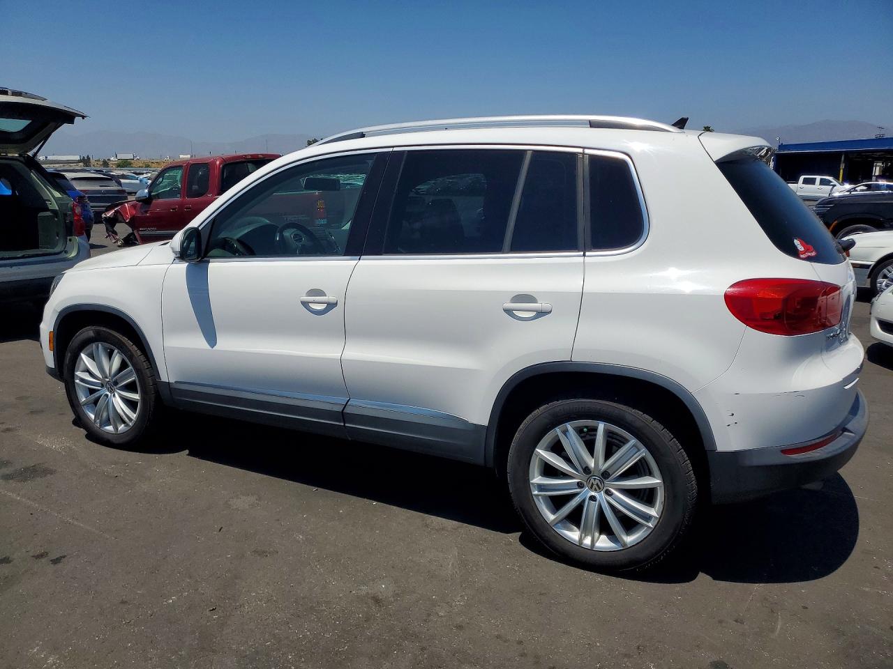 2012 VOLKSWAGEN TIGUAN