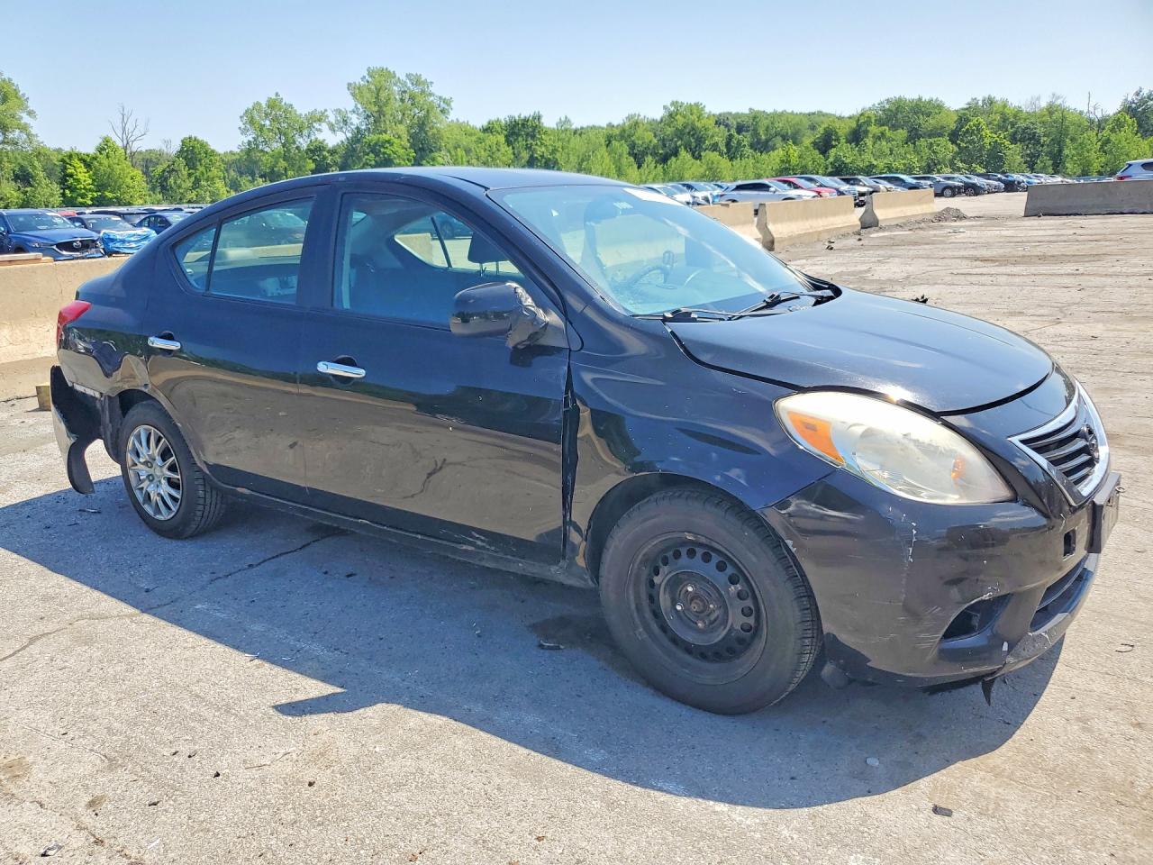 2012 NISSAN VERSA
