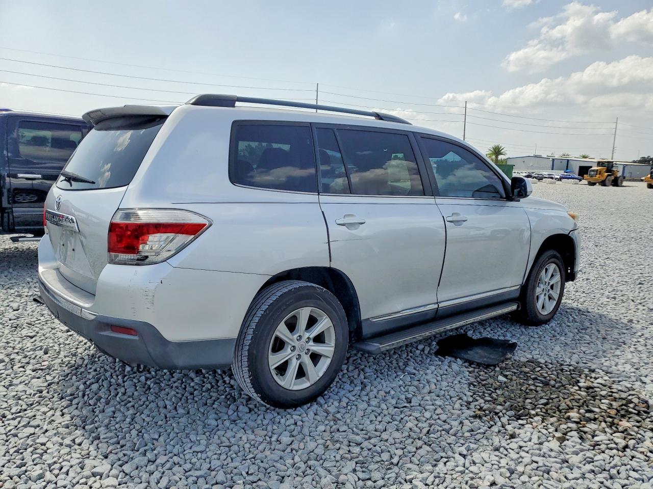 2013 TOYOTA HIGHLANDER