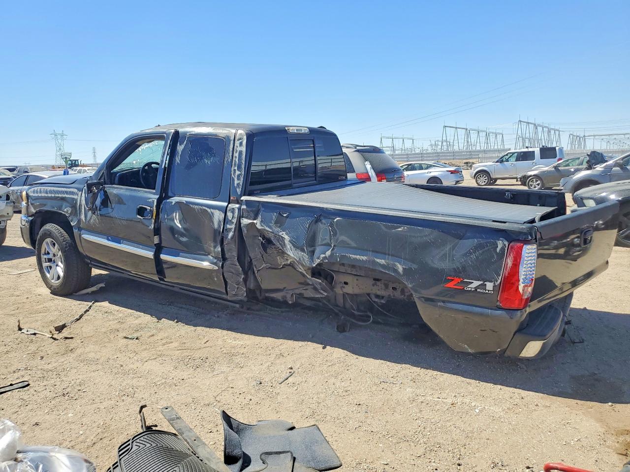 2005 GMC SIERRA