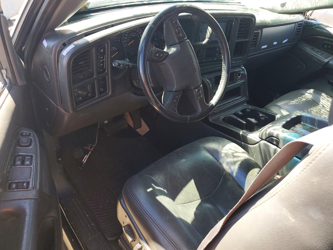 2005 GMC SIERRA