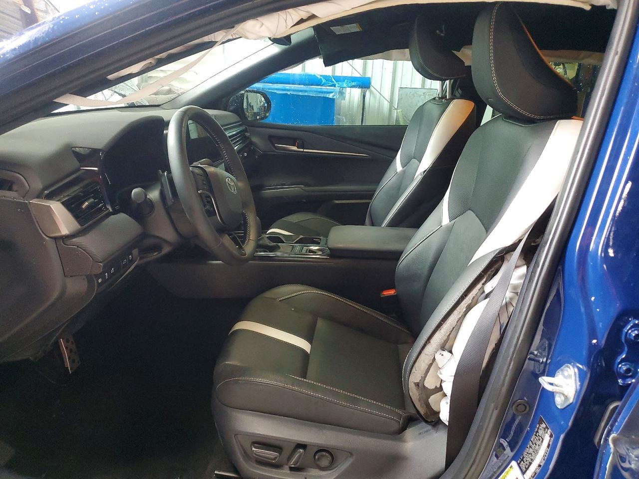 2025 TOYOTA CAMRY