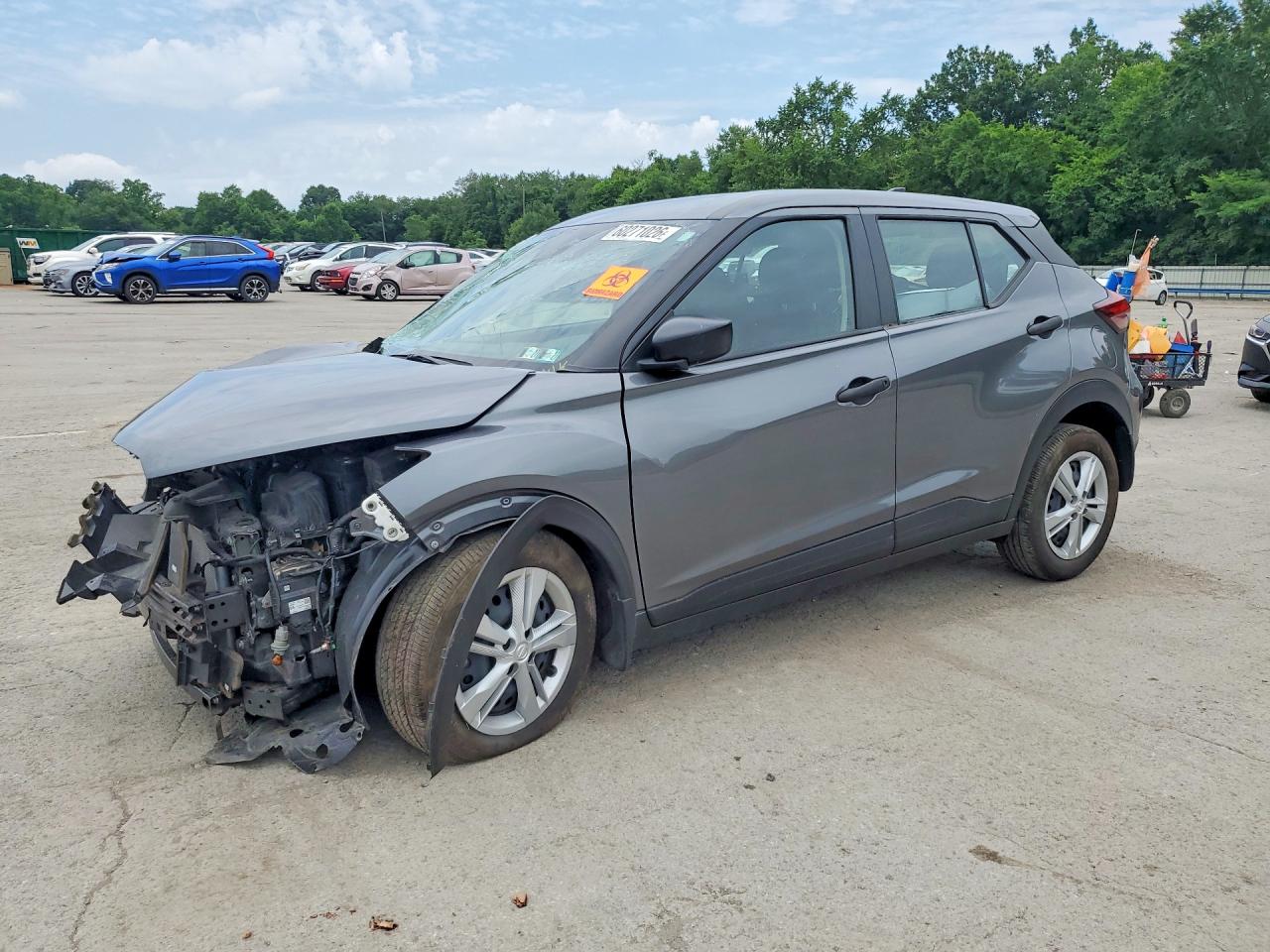 2024 NISSAN KICKS