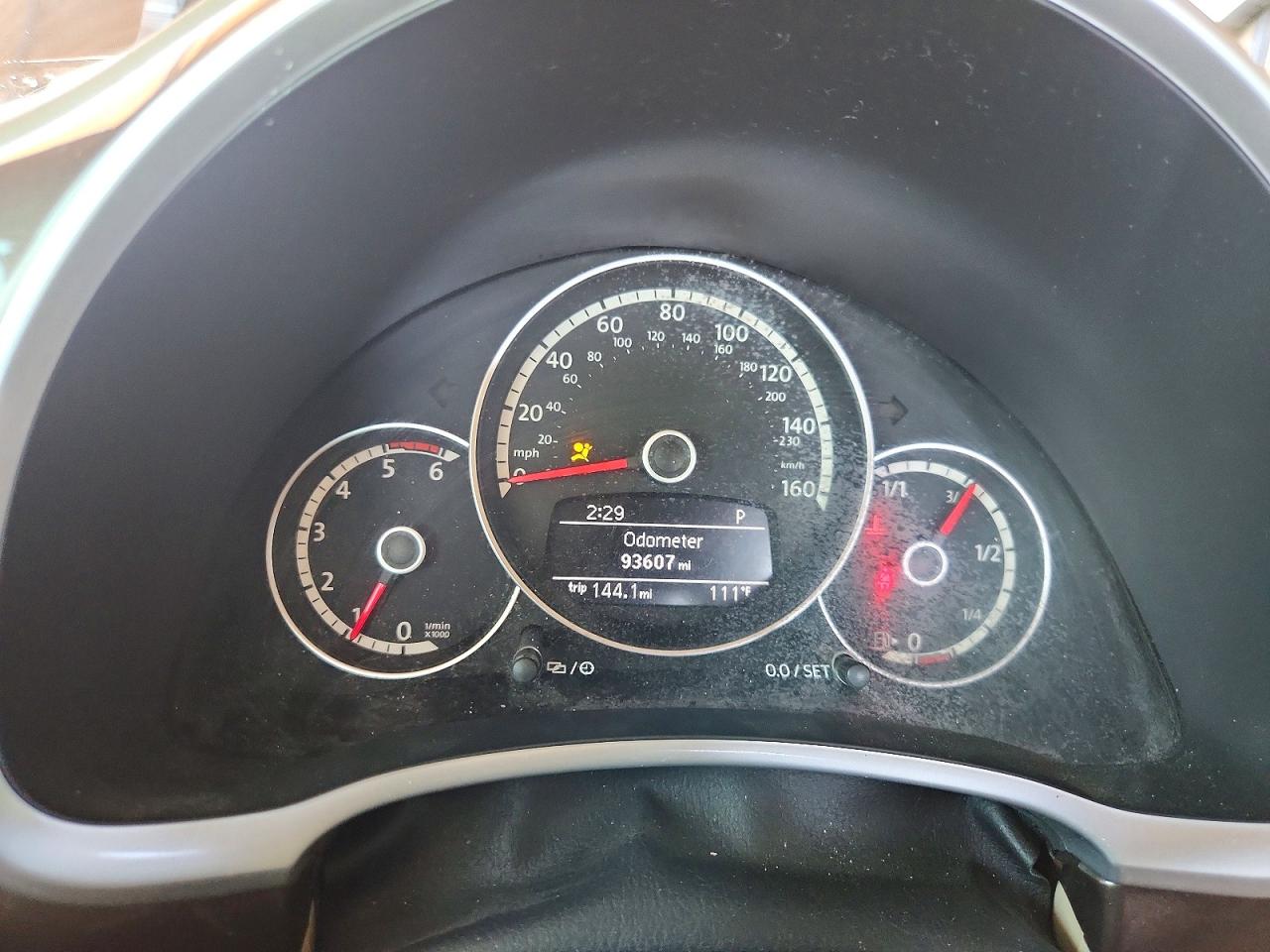 2013 VOLKSWAGEN BEETLE
