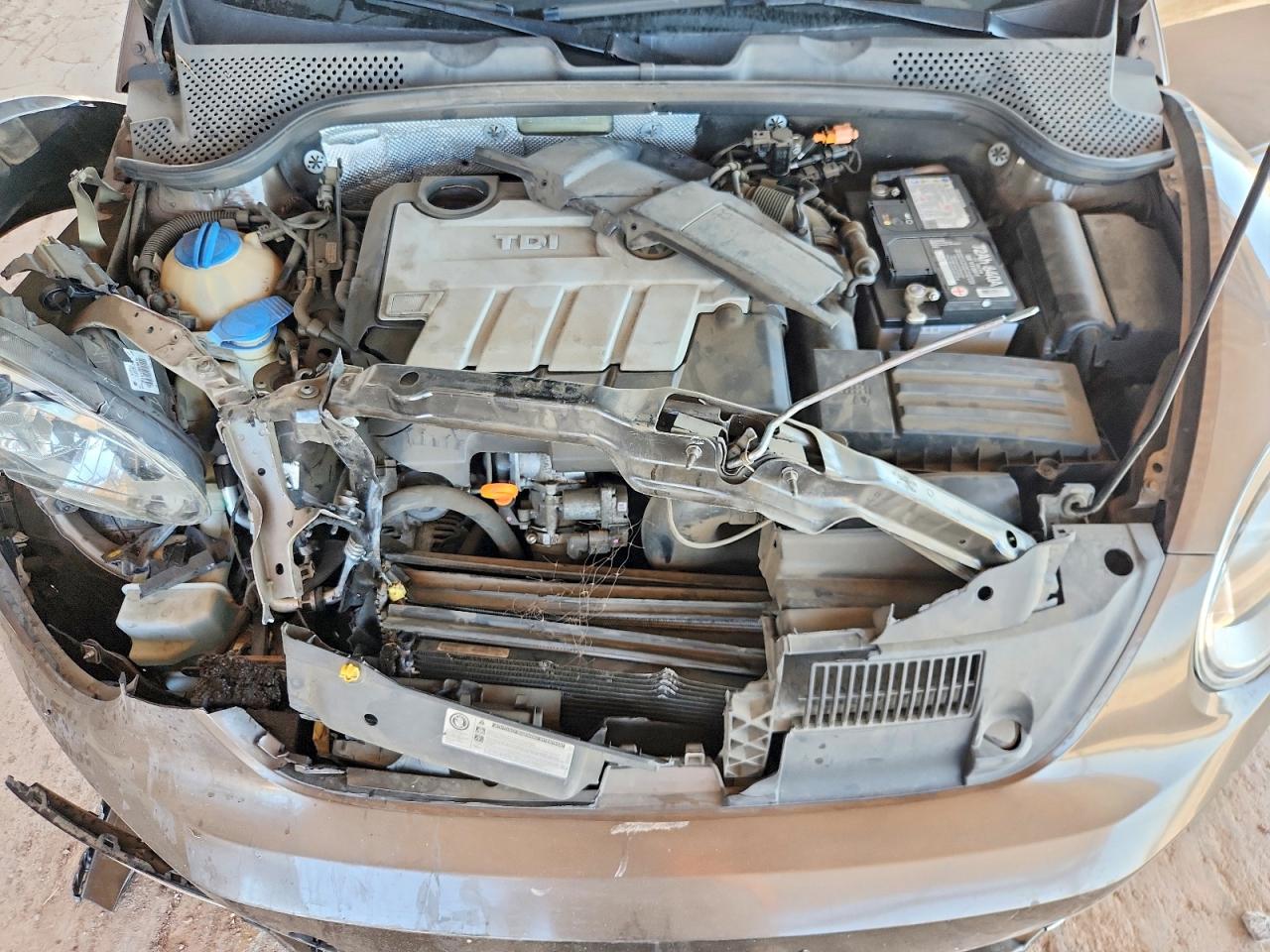 2013 VOLKSWAGEN BEETLE