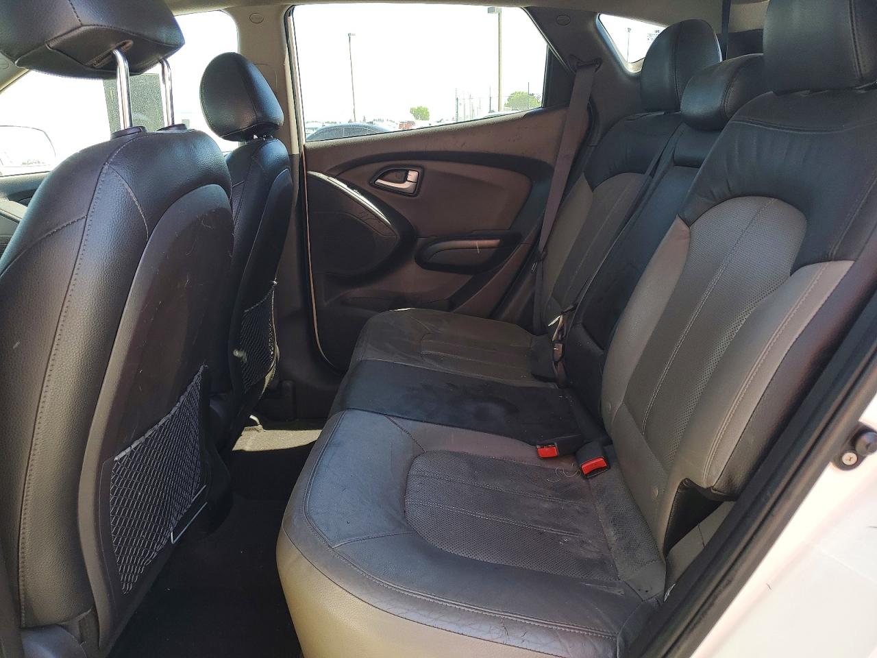 2010 HYUNDAI TUCSON