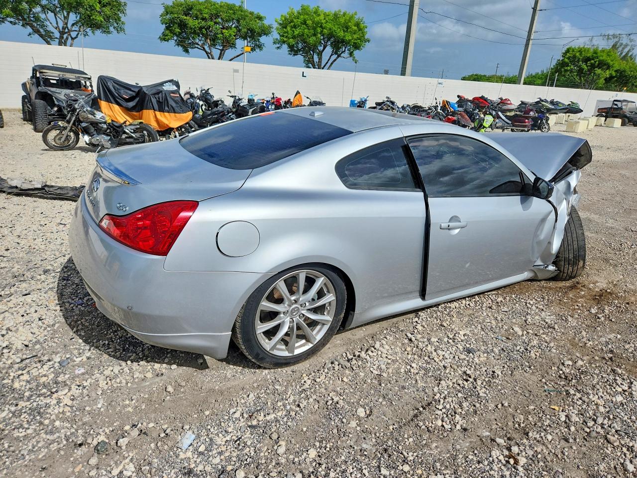2014 INFINITI Q60