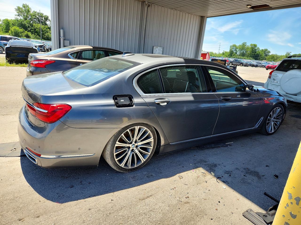 2016 BMW 7 SERIES