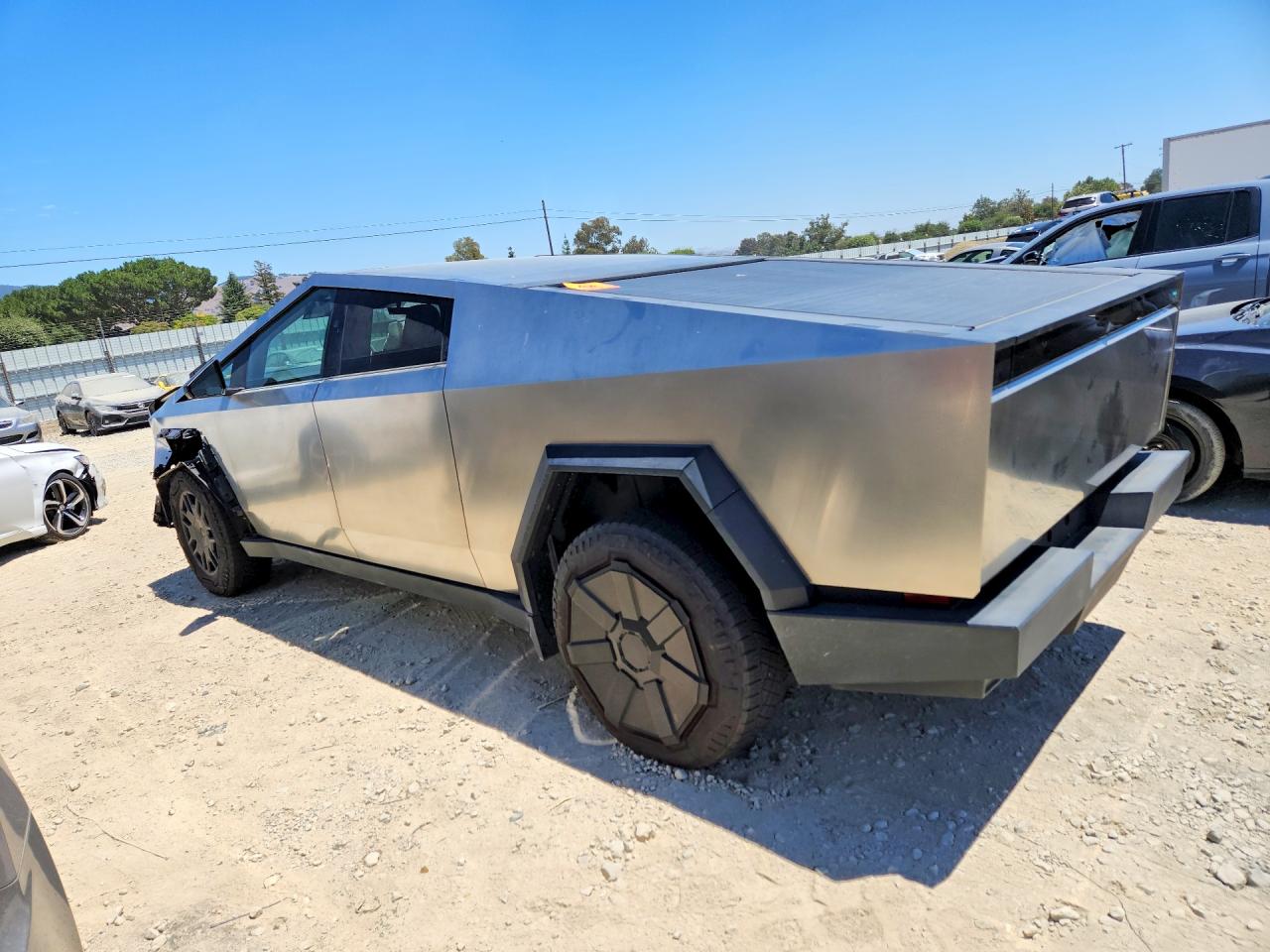 2024 TESLA CYBERTRUCK