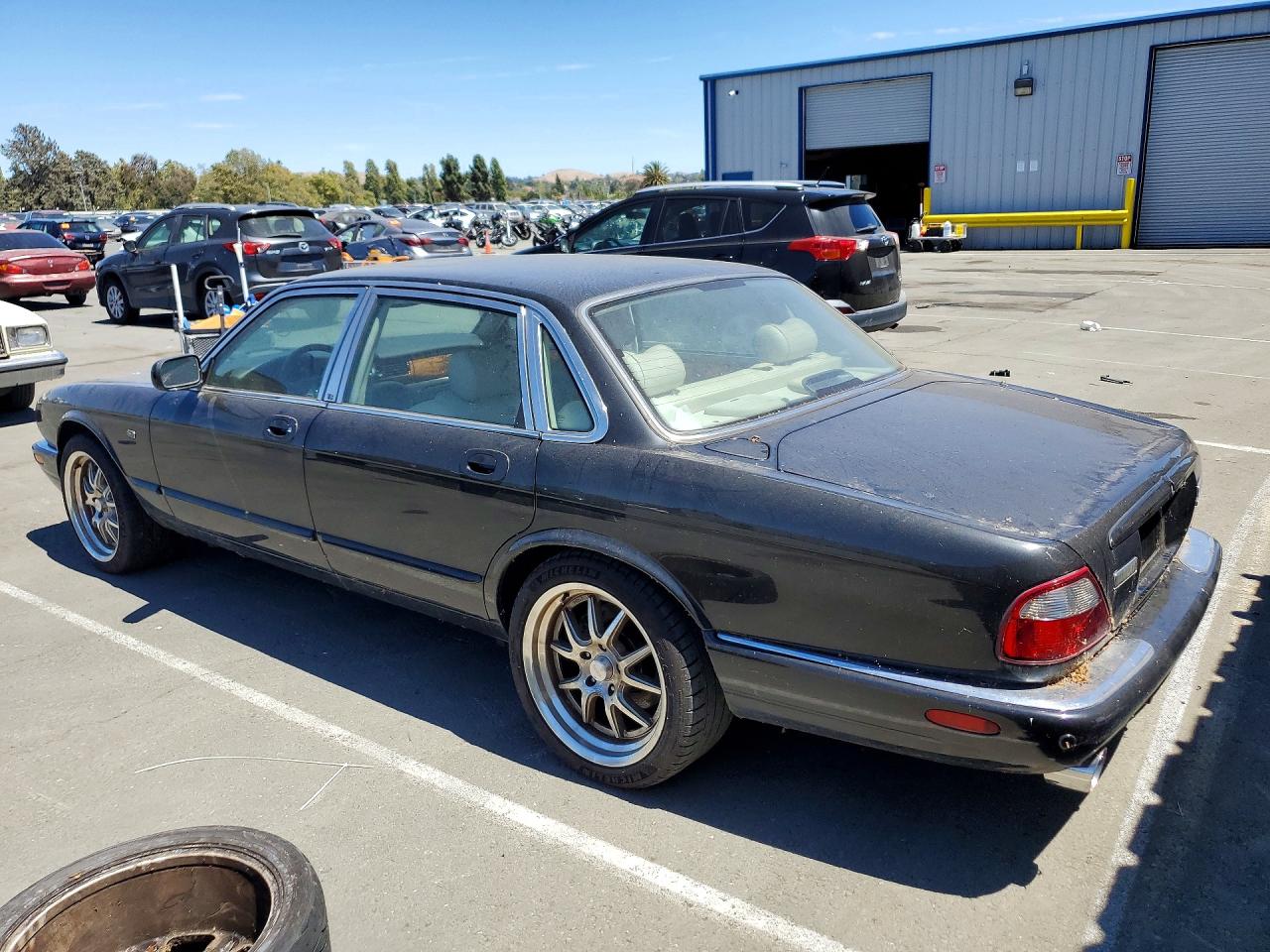 2002 JAGUAR XJR